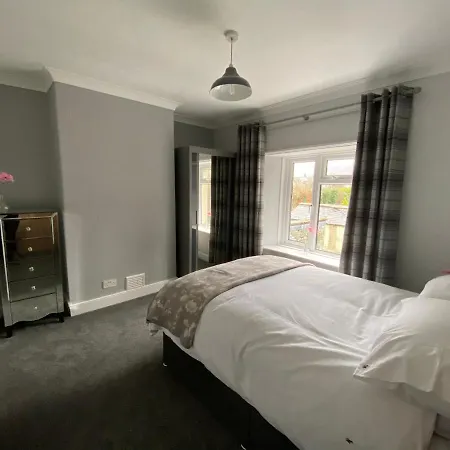 Three Peak View Apartment